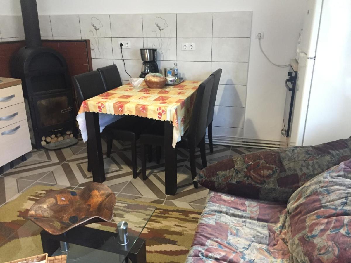 Casa Rustica Cu Terasa Villa Mediaş Eksteriør bilde